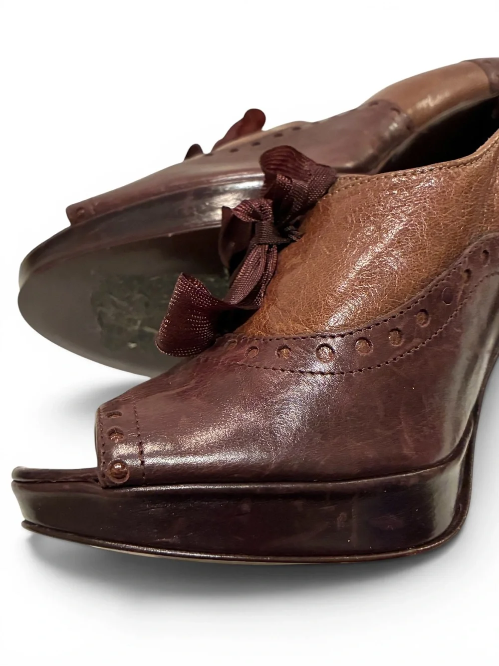 Vintage Coach Claudine leather peep toe lace front spectator heels. 7.5